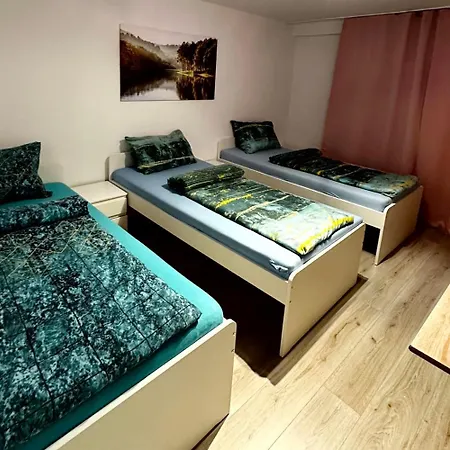 דירה Modern With Balcony In