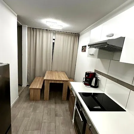 Apartmán Modern With Balcony In